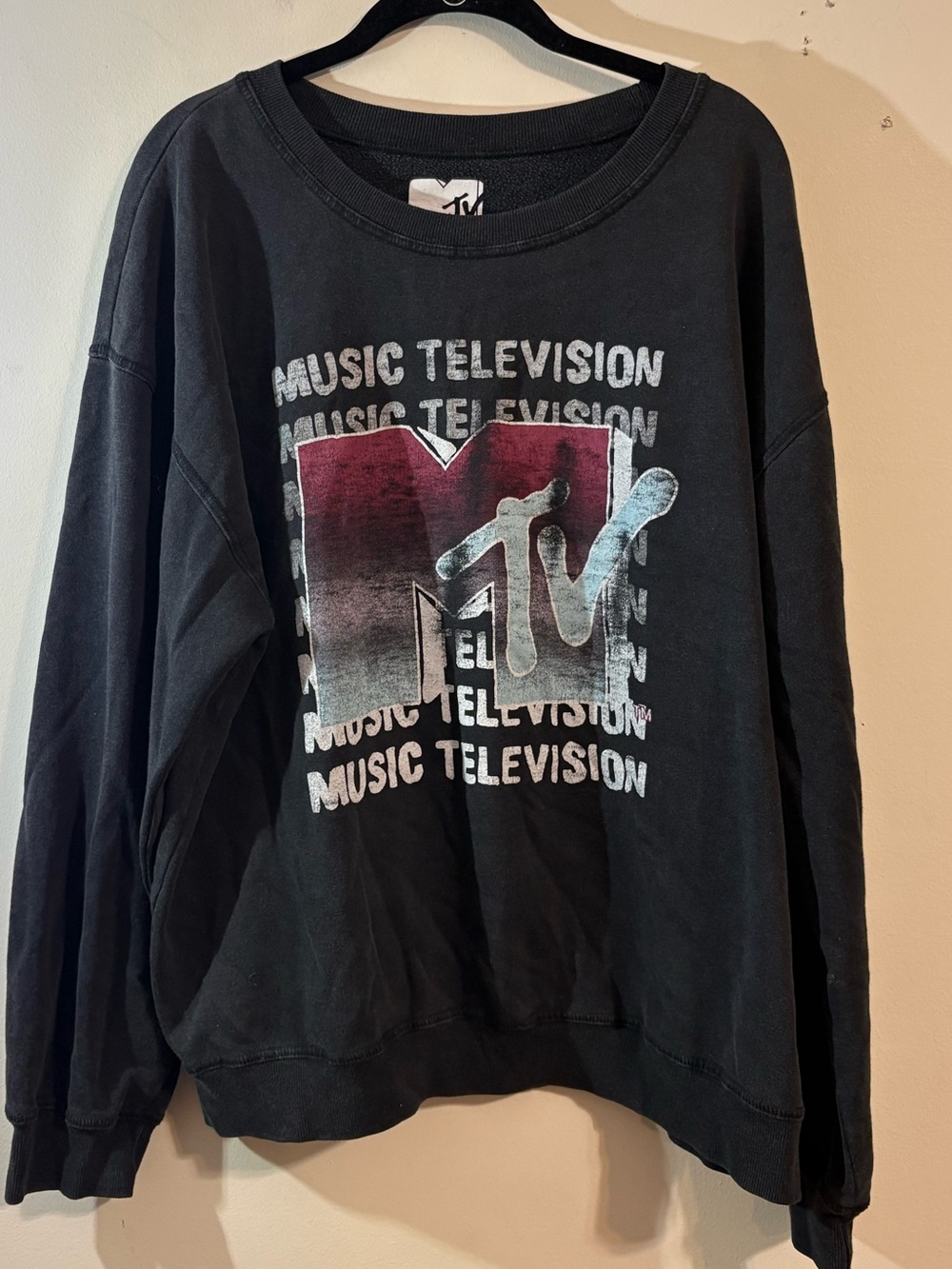 MTV graphic pullover sweatshirt distressed black Music Television X-Large tshirt